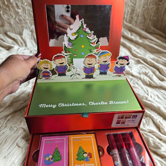 Peanuts X Profusion Cosmetics Holiday Vanity Set Pop Up Mirror, Palette, Liner - Picture 3 of 9